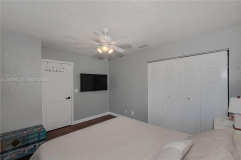 House in Coconut Creek, Florida 4 bedrooms, 204.01 sq.m. № 2066328 - photo 19