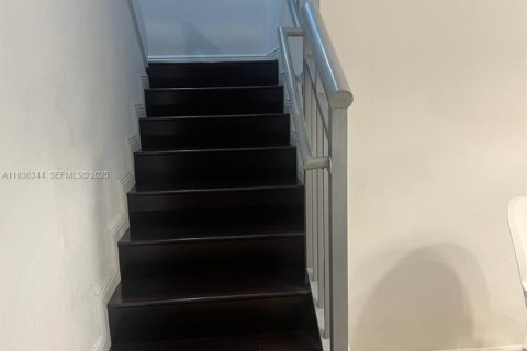 Condominio en alquiler en Hallandale Beach, Florida, 2 dormitorios, 156.54 m2 № 1994336 - foto 8