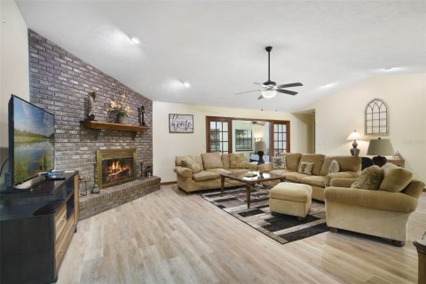House in Ocala, Florida 3 bedrooms, 246.28 sq.m. № 2229491 - photo 4