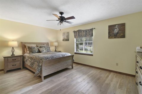 House in Ocala, Florida 3 bedrooms, 246.28 sq.m. № 2229491 - photo 18
