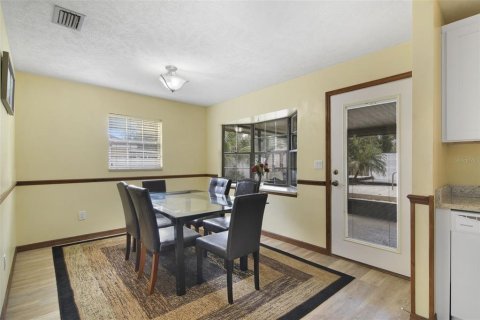 House in Ocala, Florida 3 bedrooms, 246.28 sq.m. № 2229491 - photo 10