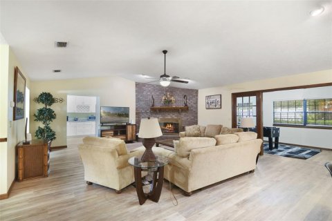 House in Ocala, Florida 3 bedrooms, 246.28 sq.m. № 2229491 - photo 5