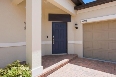 Villa ou maison à vendre à Land O' Lakes, Floride: 3 chambres, 181.16 m2 № 2313011 - photo 10