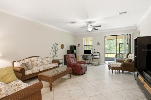 Villa ou maison à vendre à Land O' Lakes, Floride: 3 chambres, 181.16 m2 № 2313011 - photo 15