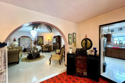 Купить виллу или дом в Майами, Флорида 5 спален, 235.88м2, № 2086135 - фото 15