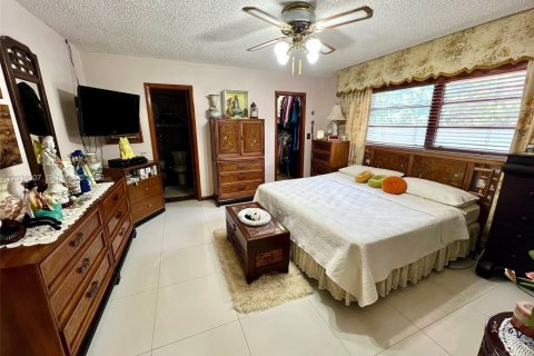 Купить виллу или дом в Майами, Флорида 5 спален, 235.88м2, № 2086135 - фото 20