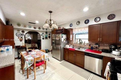 Купить виллу или дом в Майами, Флорида 5 спален, 235.88м2, № 2086135 - фото 14