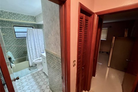 Купить виллу или дом в Майами, Флорида 5 спален, 235.88м2, № 2086135 - фото 27
