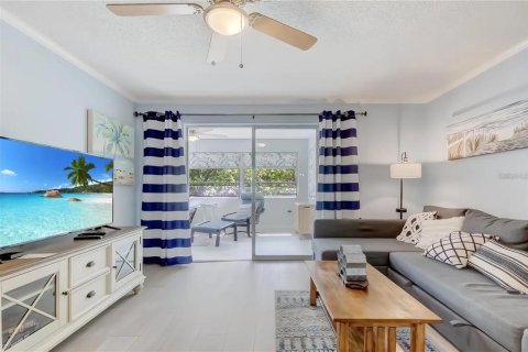 Apartamento en alquiler en New Port Richey, Florida, 2 dormitorios, 88.44 m2 № 1919099 - foto 3