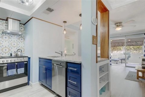Apartamento en alquiler en New Port Richey, Florida, 2 dormitorios, 88.44 m2 № 1919099 - foto 12