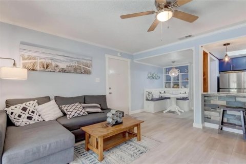 Apartamento en alquiler en New Port Richey, Florida, 2 dormitorios, 88.44 m2 № 1919099 - foto 5