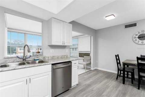 Copropriété à vendre à Port Charlotte, Floride: 2 chambres, 85.38 m2 № 2389227 - photo 6