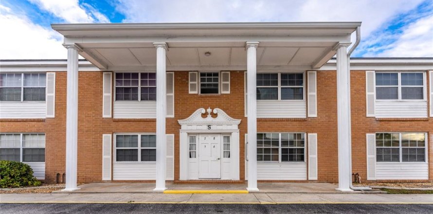 Condo à Port Charlotte, Floride, 2 chambres  № 2389227