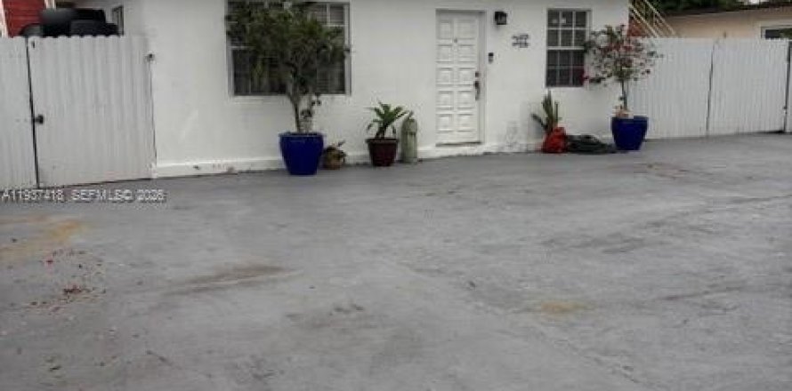Casa en Hialeah, Florida 4 dormitorios, 139.54 m2 № 1995248