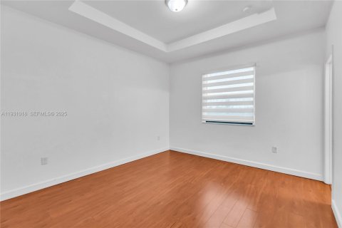 Touwnhouse à vendre à Hialeah, Floride: 3 chambres, 143.53 m2 № 1990393 - photo 16