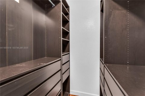 Touwnhouse à vendre à Hialeah, Floride: 3 chambres, 143.53 m2 № 1990393 - photo 19