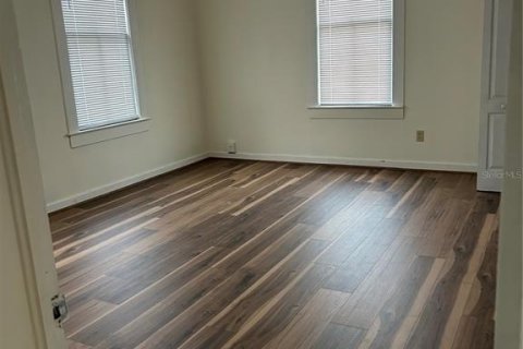 Immobilier commercial à vendre à Pierson, Floride: 7 chambres, 266.63 m2 № 2258438 - photo 8