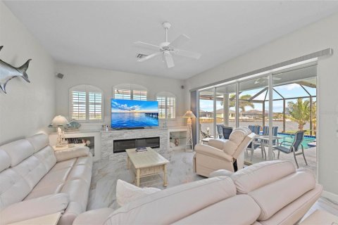 Casa en venta en Port Charlotte, Florida, 3 dormitorios, 207.92 m2 № 1777847 - foto 2
