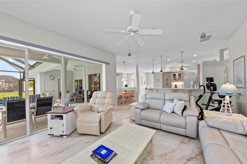 Casa en venta en Port Charlotte, Florida, 3 dormitorios, 207.92 m2 № 1777847 - foto 3