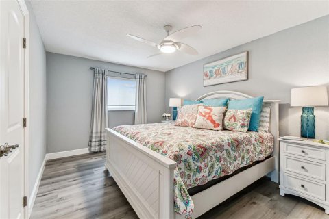 House in Seminole, Florida 3 bedrooms, 207.73 sq.m. № 1828093 - photo 21