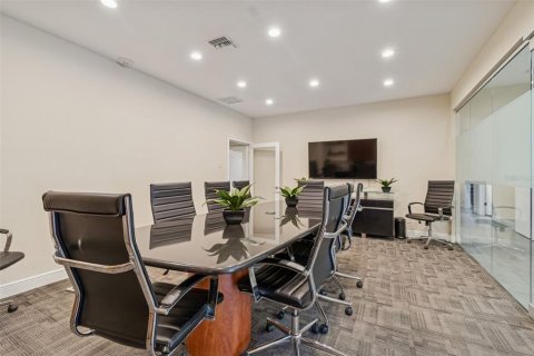 Propiedad comercial en venta en Saint Petersburg, Florida, 305.28 m2 № 2195514 - foto 15