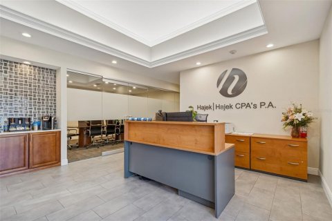 Propiedad comercial en venta en Saint Petersburg, Florida, 305.28 m2 № 2195514 - foto 9