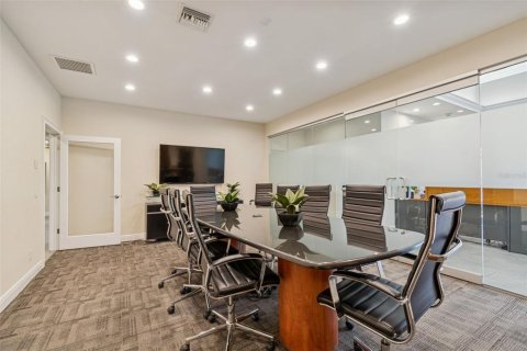 Propiedad comercial en venta en Saint Petersburg, Florida, 305.28 m2 № 2195514 - foto 18