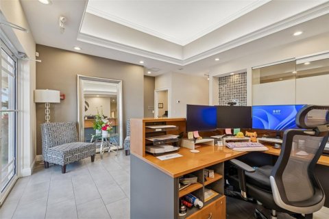 Propiedad comercial en venta en Saint Petersburg, Florida, 305.28 m2 № 2195514 - foto 12