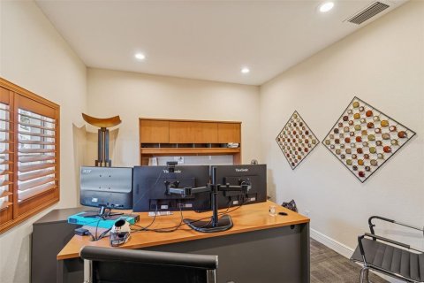 Propiedad comercial en venta en Saint Petersburg, Florida, 305.28 m2 № 2195514 - foto 24