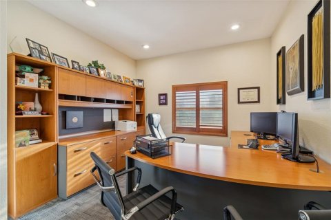 Propiedad comercial en venta en Saint Petersburg, Florida, 305.28 m2 № 2195514 - foto 26