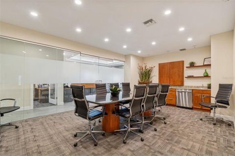Propiedad comercial en venta en Saint Petersburg, Florida, 305.28 m2 № 2195514 - foto 17