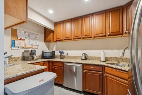 Propiedad comercial en venta en Saint Petersburg, Florida, 305.28 m2 № 2195514 - foto 19