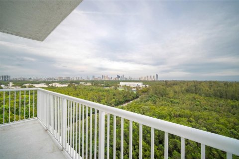 Copropriété à vendre à North Miami, Floride: 3 chambres, 167.32 m2 № 1937175 - photo 11