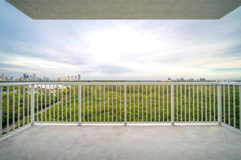 Copropriété à vendre à North Miami, Floride: 3 chambres, 167.32 m2 № 1937175 - photo 12