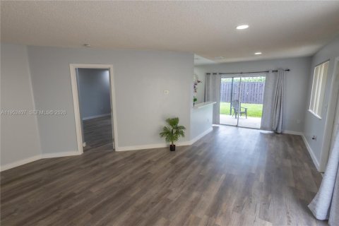 Купить виллу или дом в Майами, Флорида 3 спальни, 108.79м2, № 2007440 - фото 10