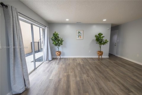 Купить виллу или дом в Майами, Флорида 3 спальни, 108.79м2, № 2007440 - фото 7