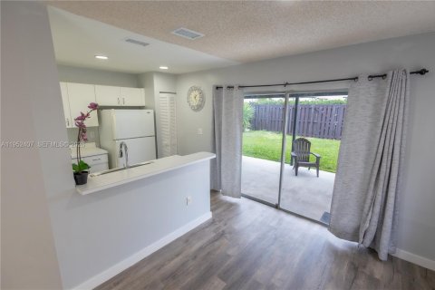 Купить виллу или дом в Майами, Флорида 3 спальни, 108.79м2, № 2007440 - фото 12