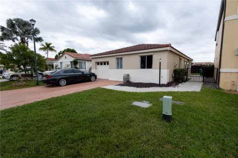 Купить виллу или дом в Майами, Флорида 3 спальни, 108.79м2, № 2007440 - фото 2