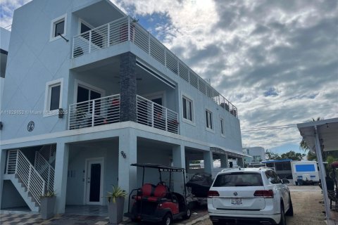 House in Key Largo, Florida 4 bedrooms, 189.52 sq.m. № 1802823 - photo 1