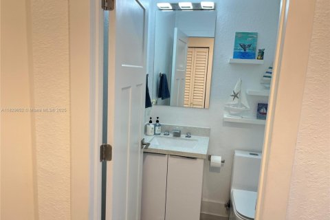 House in Key Largo, Florida 4 bedrooms, 189.52 sq.m. № 1802823 - photo 9