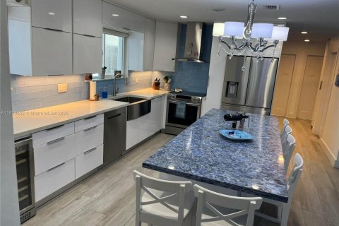 House in Key Largo, Florida 4 bedrooms, 189.52 sq.m. № 1802823 - photo 7