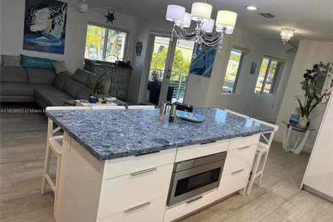 House in Key Largo, Florida 4 bedrooms, 189.52 sq.m. № 1802823 - photo 5