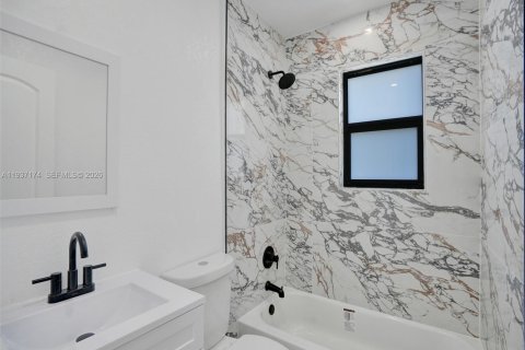 House in Fort Lauderdale, Florida 2 bedrooms, 77.48 sq.m. № 1995060 - photo 16