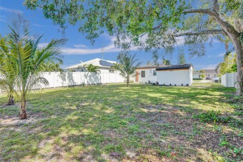 House in Fort Lauderdale, Florida 2 bedrooms, 77.48 sq.m. № 1995060 - photo 25