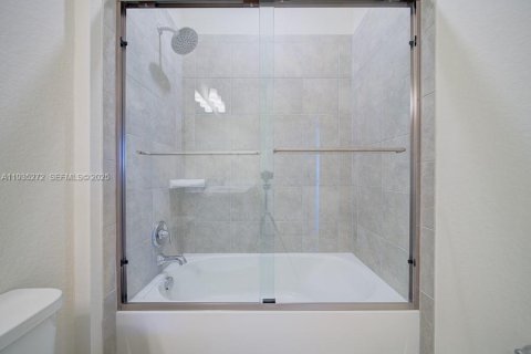 Townhouse in Hollywood, Florida 3 bedrooms, 163.51 sq.m. № 1993418 - photo 15