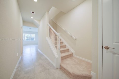 Townhouse in Hollywood, Florida 3 bedrooms, 163.51 sq.m. № 1993418 - photo 11
