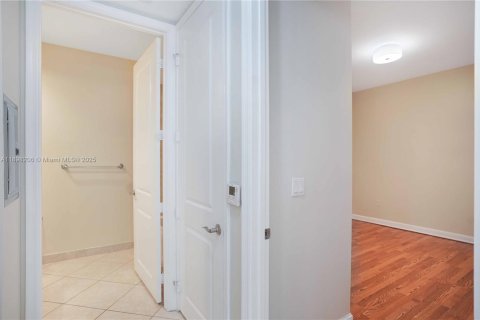 Купить кондоминиум в Санрайз, Флорида 2 спальни, 109.07м2, № 1952788 - фото 25