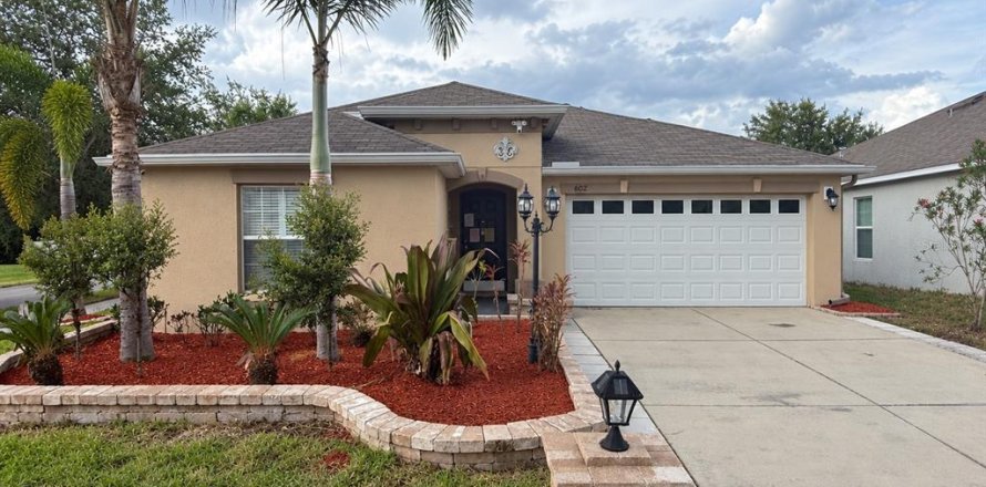 Villa ou maison à Ruskin, Floride 4 chambres, 180.14 m2 № 2404689