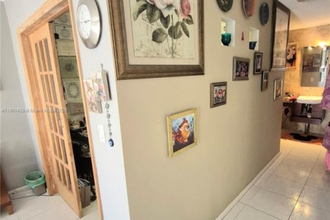 Copropriété à vendre à Hollywood, Floride: 2 chambres, 117.99 m2 № 1715532 - photo 20