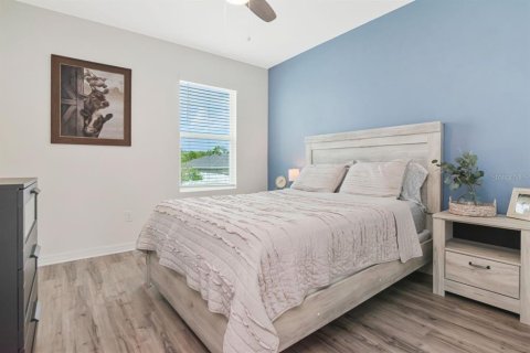 Villa ou maison à vendre à Zephyrhills, Floride: 5 chambres, 242.01 m2 № 2287307 - photo 19